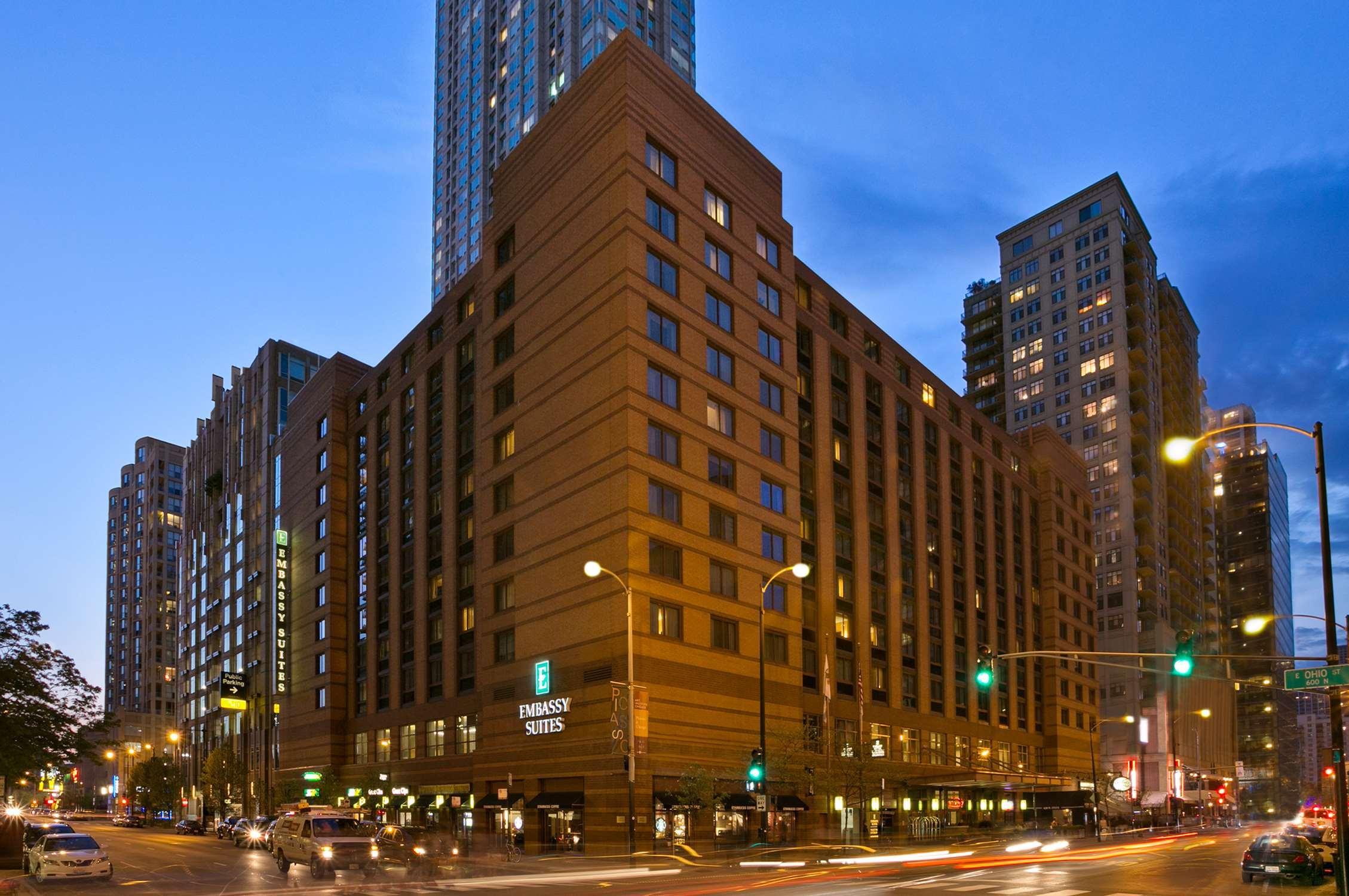 Embassy Suites Chicago - Downtown River North Exterior foto